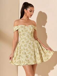 SHEIN BAE Vestido con estampado floral minúsculo, tirantes de espagueti, con dobladillo de encaje y plisado en el busto en unicolor - Atuendos de verano para mujer, ropa de primavera, outfit para el Día de San Valentín, Carnaval, vacaciones de playa