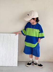 SHEIN 2 件套年轻男孩休闲百搭舒适拼色圆领 T 恤和宽口袋工装短裤套装，适合春夏季、日常、运动、郊游、上学、派对、度假、拍照 - 寶藍色 - 查看 8