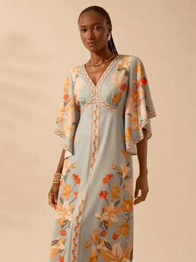 CAJUNI 女士波西米亚风热带花卉印花深 V 领荷叶边袖连衣裙，度假休闲夏季连衣裙