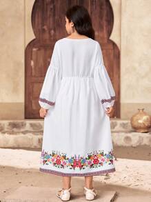 SHEIN Tween-Mädchen Lässig Blume Muster V-Ausschnitt Puff Langarm Smock Taille Schwung Gewebe Kleid für Urlaub - Weiss - Übersicht 2