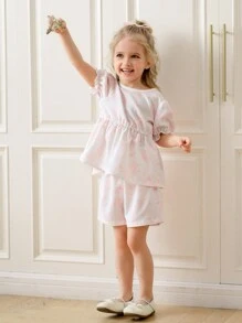 SHEIN Mädchen Schmetterling & Blumen Muster Stoff Rundhals Lässig Locker Kurzarm Hemd und Weite Taille Volant Saum Shorts Set, süßer & einfacher Sommer Outfit