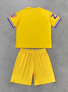 Manfinity Homme Men's Street Academy, INS Basketball Jersey Set, Flame Basketball Chicago Number 23 Oversized Graphic Print, Purple And Yellow Classic Color-Blocked Loose Fit Short Sleeve T-Shirt And Shorts Set. Jersey Shirt ,Men Shorts Set ,Men Two Pieces Outfits ,Yellow Shorts ,Yellow T-Shirt - Yellow - View 3