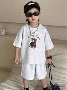 DAZY Set de 2 piezas de Top de manga corta y pantalones cortos con estampado de oso, uso diario casual y minimalista para niño