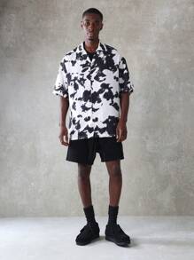 SUMWON Áo sơ mi tay ngắn cổ Revere họa tiết nhuộm loang trừu tượng vừa vặn mùa hè phong cách đường phố thường ngày thời trang đô thị mặc lễ hội tiệc bãi biển nghỉ dưỡng - Đen và trắng - Xem 4