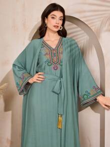 Al Najma Conjunto de vestido árabe largo de manga larga con nudo delantero, estilo minimalista. Traje árabe colorido y finamente bordado con cuello y puños, modesto vestido kaftan