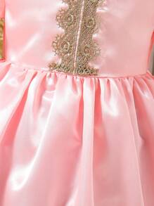 SHEIN Ramadanowa sukienka dla dziewczynki, niemowlęcia, malucha, 0-3 lat, klasyczna, elegancka, konserwatywna, pałacowa, w stylu kryształowym, satynowa, 3D, złota, koronkowa, dekolt w serek, długie rękawy