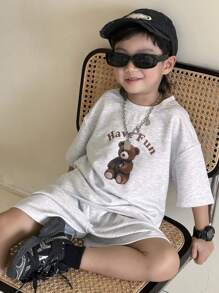 DAZY Set de 2 piezas de Top de manga corta y pantalones cortos con estampado de oso, uso diario casual y minimalista para niño