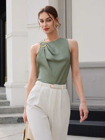 BizChic Top sin mangas asimétrico con pliegues y decoración de hebilla metálica, adecuado para el transporte urbano, la oficina, el estilo casual de negocios, fiestas y ocasiones formales