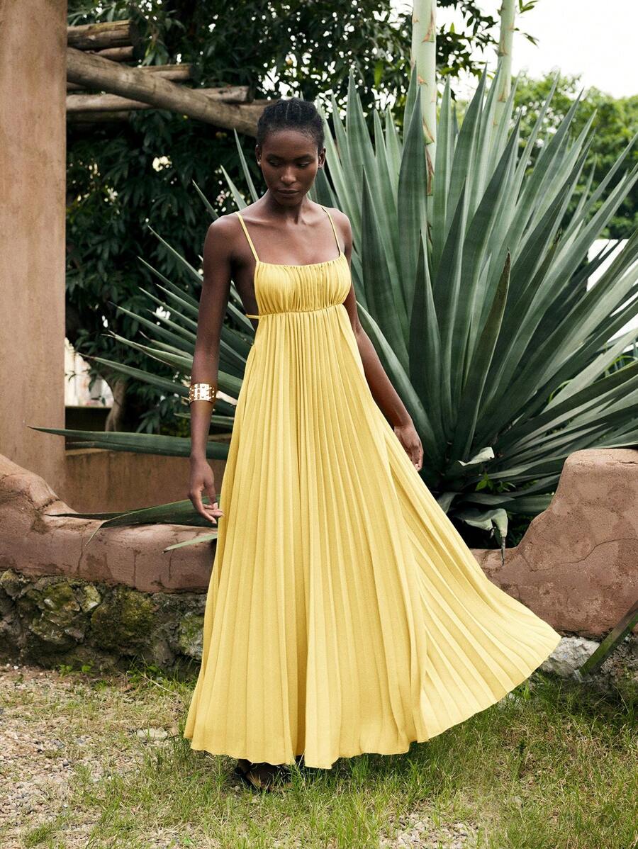 Maija Women's Yellow Summer Vacation Dress, Modern Bohemian Solid Color Women's Beach Wear, Minimalist Spaghetti Strap Pleated Sleeveless Tropical Holiday Dress