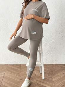 SHEIN 2 件孕妇套装 - 圆领短袖字母图案上衣和长裤，休闲 - 灰色 - 查看 8