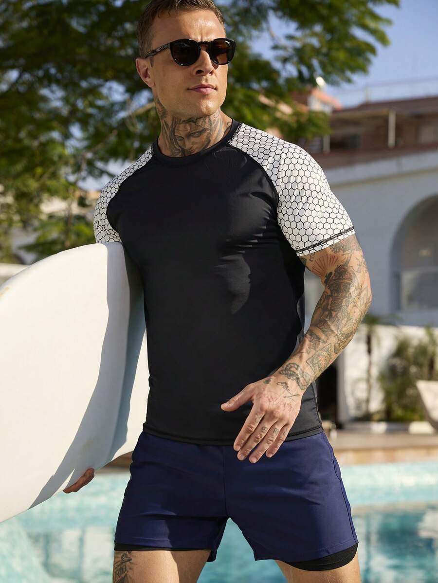 Manfinity Swimmode Men's Geometric Print Raglan Sleeve Short Sleeve Surfing T-Shirt - Black - View 1