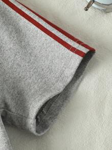 SHEIN Explorewe 2pcs Set Boys Street Style Colorblock Graphic Print T-Shirt Paired With Washed Denim Cargo Shorts, Fashionable Design Suitable For Daily Wear, Travel, Party, Casual Occasions For 4-7 Years Old Boys, Spring/Summer,Holiday,Summer,Travel - Grey - View 5