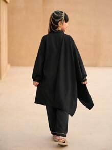 SHEIN 2 件套 Tween Girl 黑色长袖上衣和黑色裤子，配金色纽扣金色饰带细节，适合日常穿着、春秋季、斋月 - 黑色 - 查看 2