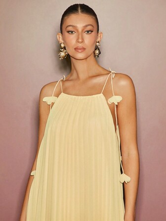 L'Amorae 女士雪纺褶皱迷你连衣裙（配花卉肩带）