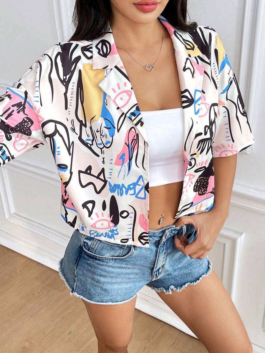Muchica Blusa/camisa de mujer de manga corta con cuello, hombros caídos y corte cropped con estampado gráfico y botones - Multicolor - Ver 1