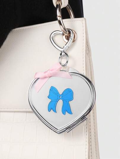 Kawaii 1 pièce Porte-clés/Charm de sac en forme de cœur en verre à double face avec un nœud papillon acrylique élégant, polyvalent et de haute qualité dans un style minimaliste INS. Convient aux femmes/filles, cadeau idéal.