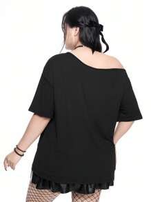 ROMWE Goth Plus Size One Shoulder Drop Sleeve T-Shirt With Vintage Cross, Raven, Tombstone, Moon And Plant Print, Horror Mysterious Distressed Print, Suitable For Spring Break Concert, Rave Outfits, Festival, Plus Size
