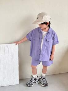 SHEIN 2 peças Conjunto Jovem Menino Roxo Top de Manga Curta com Impressão de Letra Fofa e Top de Manga Curta e Shorts de Cor Sólida, Adequado para Primavera/Verão, Festa - Roxo - Visão 4
