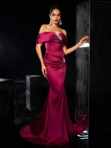 Glamrae 优雅光泽的缎子蝴蝶结造型，露肩华丽水钻装饰，腰部褶皱，性感网眼缝线，高开叉鱼尾，婚礼宾客礼服，适合情人节约会、度假、婚礼、派对礼服、正式礼服、晚礼服等晚宴礼服 - 中紫紅色 - 查看 1