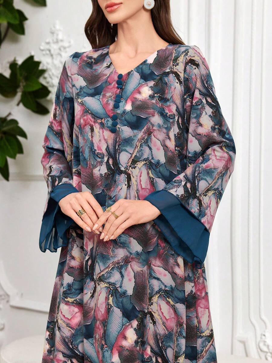 Al Najma 深 V 领前扣雪纺拼布全身印花阿拉伯风格连衣裙，端庄 - 彩色 - 查看 1