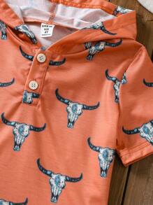 SHEIN Young Boys 2pcs Sets, Spring And Summer Wildeya New Styles, Funny Western Classic Cattle Bone Brown Print Paired With Beige Shorts 2 Pieces Outfit, Showcasing A Retro Western Vibe, Suitable For Outdoor Activities, Nomadic Life And Daily Wear