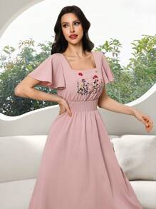 Modelyn 女士花卉刺绣方领短袖休闲优雅连衣裙 - 粉色 - 查看 4