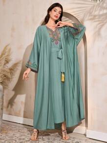 Al Najma Conjunto de vestido árabe largo de manga larga con nudo delantero, estilo minimalista. Traje árabe colorido y finamente bordado con cuello y puños, modesto vestido kaftan