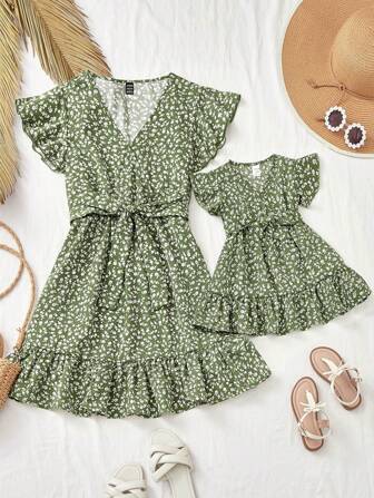 SHEIN 2 Pcs Baby Girl Mommy And Me Matching Outfits: Summer Cute Ditsy Floral Short Sleeve Dress (Sold Separately)