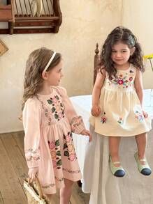 SHEIN LMoss Kids LMoss 女婴夏季可爱花朵无袖连衣裙 - 米色 - 查看 7