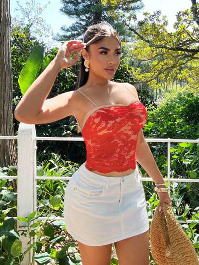 SHEIN SXY Kvinnor Blommor Spets Ruffle Crop Fitted Camisole,Semesterkläder Kvinna,Sommarkläder För Kvinnor,Beachoutfits För Kvinna,Cruisingoutfits Kvinnor Sexiga,Vårkläder För Kvinnor,Beach Semester,Röd Topp