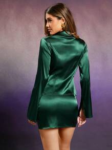 Hauture 2 件纯色缎面领长袖和迷你裙套装