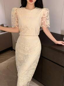 DAZY Ensemble 2 pièces pour femme: blouse à col rond élégante en dentelle avec manches bouffantes et jupe, tenue invitée de mariage pour l'été - Beige - Voir 6