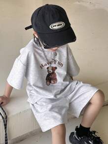 DAZY Set de 2 piezas de Top de manga corta y pantalones cortos con estampado de oso, uso diario casual y minimalista para niño