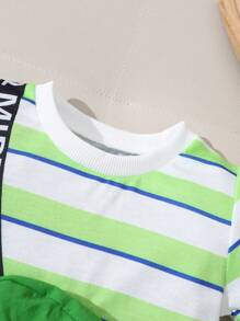 SHEIN 2 piezas Conjunto casual de verano para niño, camiseta de manga corta cuello redondo con estampado de cocodrilo y bolsa a rayas verde, blanco y azul + pantalones cortos de mezclilla de unicolor, cómodo y adecuado para uso diario, escuela, exterior, viajes, hogar, deportes - Azul - Ver 5