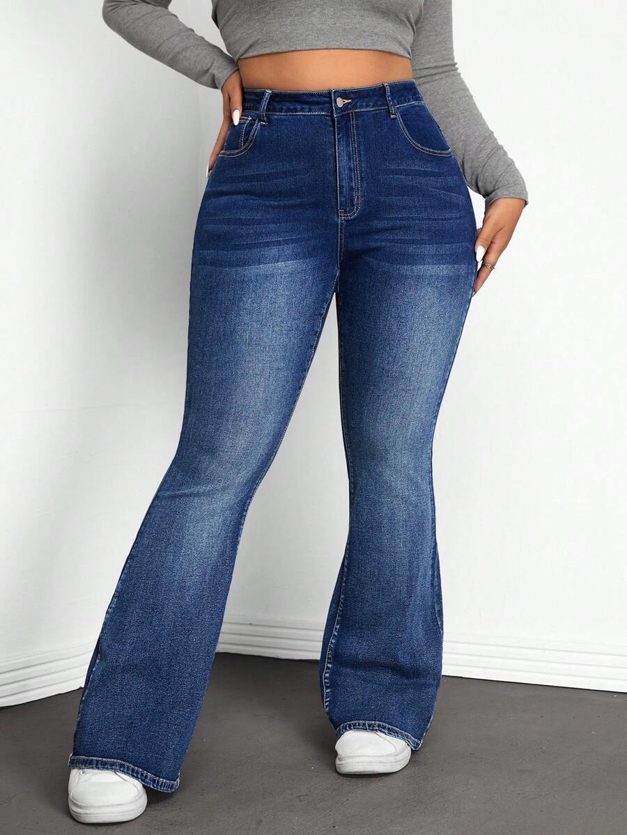 SHEIN ICON Plus Size Front Button Pocket Simple Flare Jeans, Casual Everyday Wear - Dark Wash - View 1