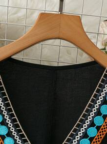 SHEIN LUNE Plus Size V-Neck Floral Decor A-Line Vacation Dress - Black - View 3