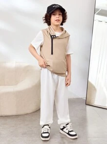 SHEIN Set de 3 piezas para niños pequeños: chaleco gráfico sin mangas con capucha, camiseta y pantalón de chándal de estilo casual - Multicolor - Ver 4
