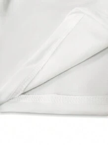 Manfinity Homme 男士青春街头风，INS上搭配高街风多条纹运动拼色设计仿生迷彩数码印花短袖T恤短裤套装。这套服装体现了街头摇滚美学，非常适合音乐节和日常穿搭，是送给男朋友或老公的理想礼物，体现了街头潮流和Y2K风格。男士短裤套装，男士两件套服装，男士印花短袖上衣短裤套装，两件套短裤套装，男士两件套短裤套装