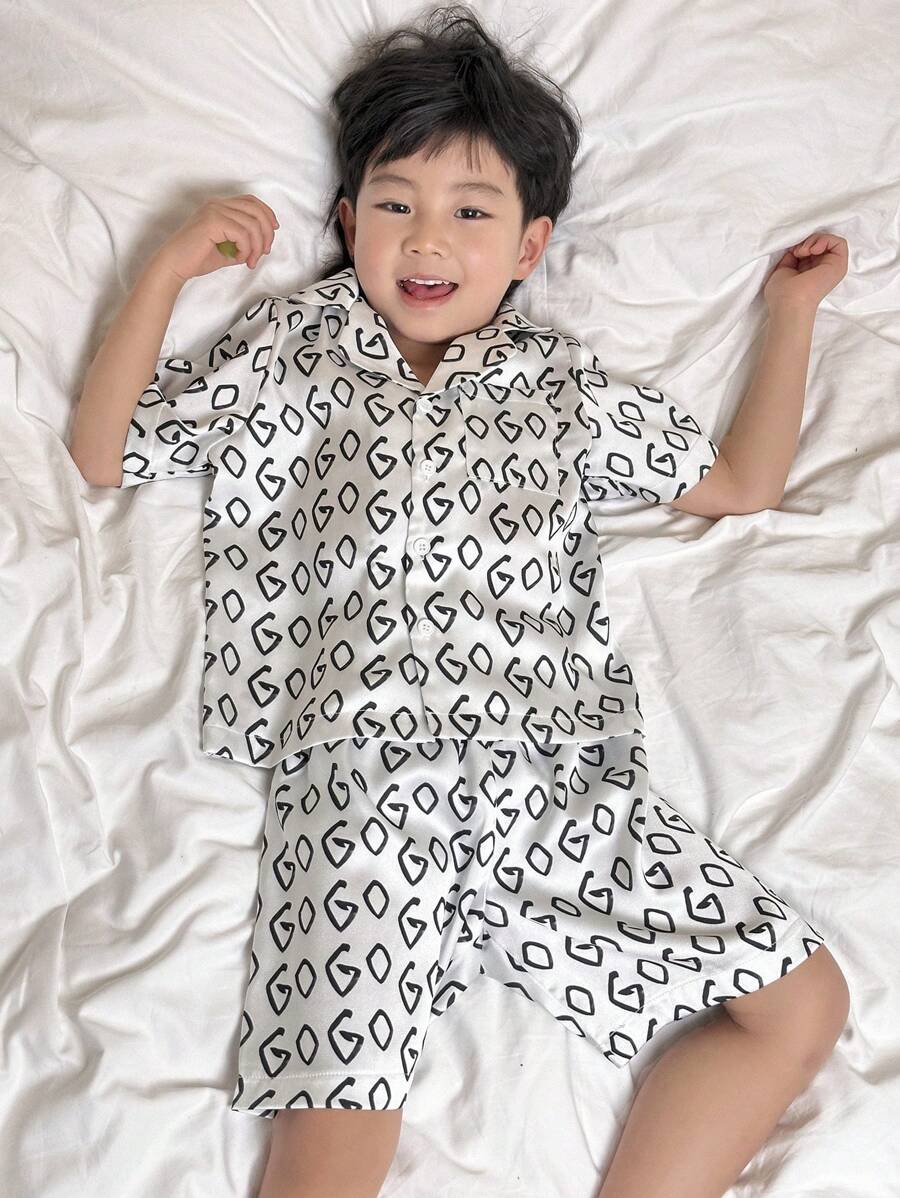 DAZY Young Boy Front Button Short Sleeve All-Over Print Simple Top And Shorts Pajama Set - White - View 1