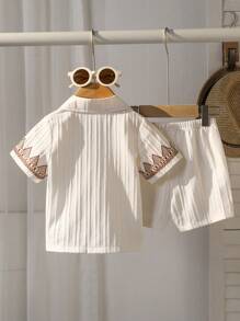 SHEIN Playful Pals Baby Boys Geometric Pattern Patchwork Collar Short Sleeve Shirt & Shorts 2 Pieces Set - Apricot - View 2