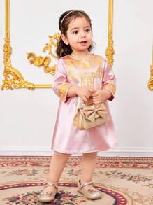 SHEIN Leap Crew 女婴缎面粉色和金色图案长袖连衣裙，春夏 - 粉色 - 查看 4