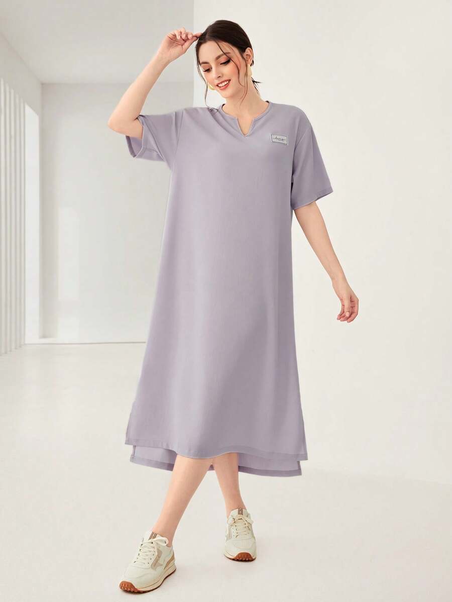Seusyu Robe ample à col rond en tissu texturé tissé, manches courtes, mini-design à fente en V, violet clair