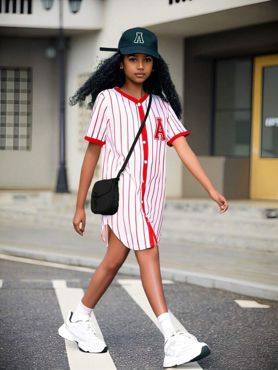 女童休闲基本款美式街头球队红色撞色短袖宽松纽扣式弧形下摆字母条纹连衣裙 - 彩色 - 查看 1