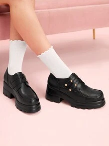 CUCCOO DOLLMOD 女士户外圆头坡跟厚底绣花面料水钻装饰时尚优雅日常及派对扣带黑色平底鞋