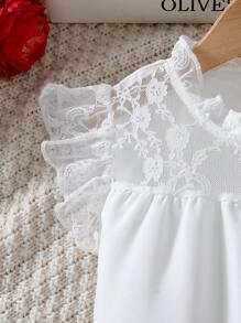 Formele set van 2 stuks voor jonge meisjes, witte blouse met kanten kraag en ruches en asymmetrische zoom, strik in de taille, elegante zomeroutfit