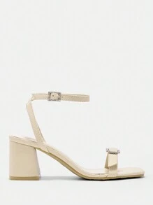 CUCCOO CURVES Plus Size Women's Wide Width Strap Buckle Sandals, Suitable For Outdoor, Vacation And Daily Wear - Apricot - View 3