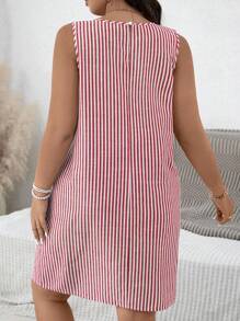 EMERY ROSE Plus Size Vertical Striped Sleeveless Dress With Pockets