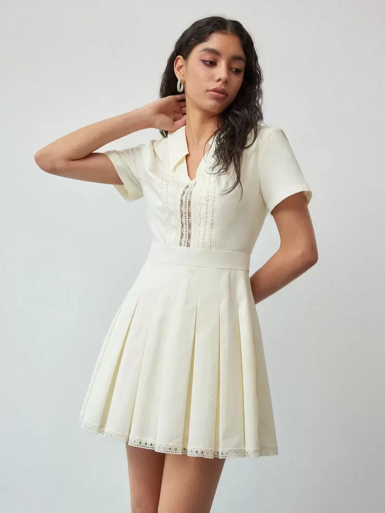 MOTF STUDIO CONTRAST LACE PLEATED DRESS