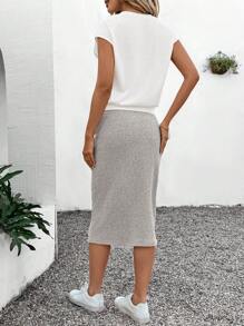 SHEIN PETITE CURVE 2 件加大码短袖圆领 T 恤和 A 字裙套装，夏季时尚 - 米色 - 查看 2