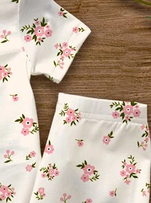 SHEIN Leap Crew 2 件装年轻女孩花卉卡通印花短袖 T 恤和裤子家居服套装，贴身合身，适合春夏季 - 彩色 - 查看 5